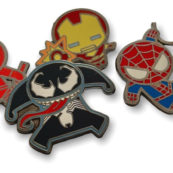 Marvel Disney 5 count enamel pin blind pack - Picture 2 of 3